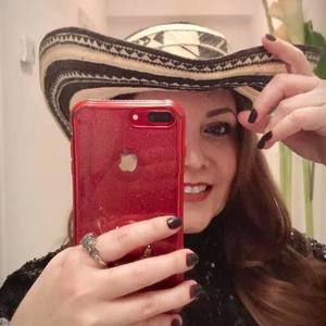 Meet your Posher, Alexandra